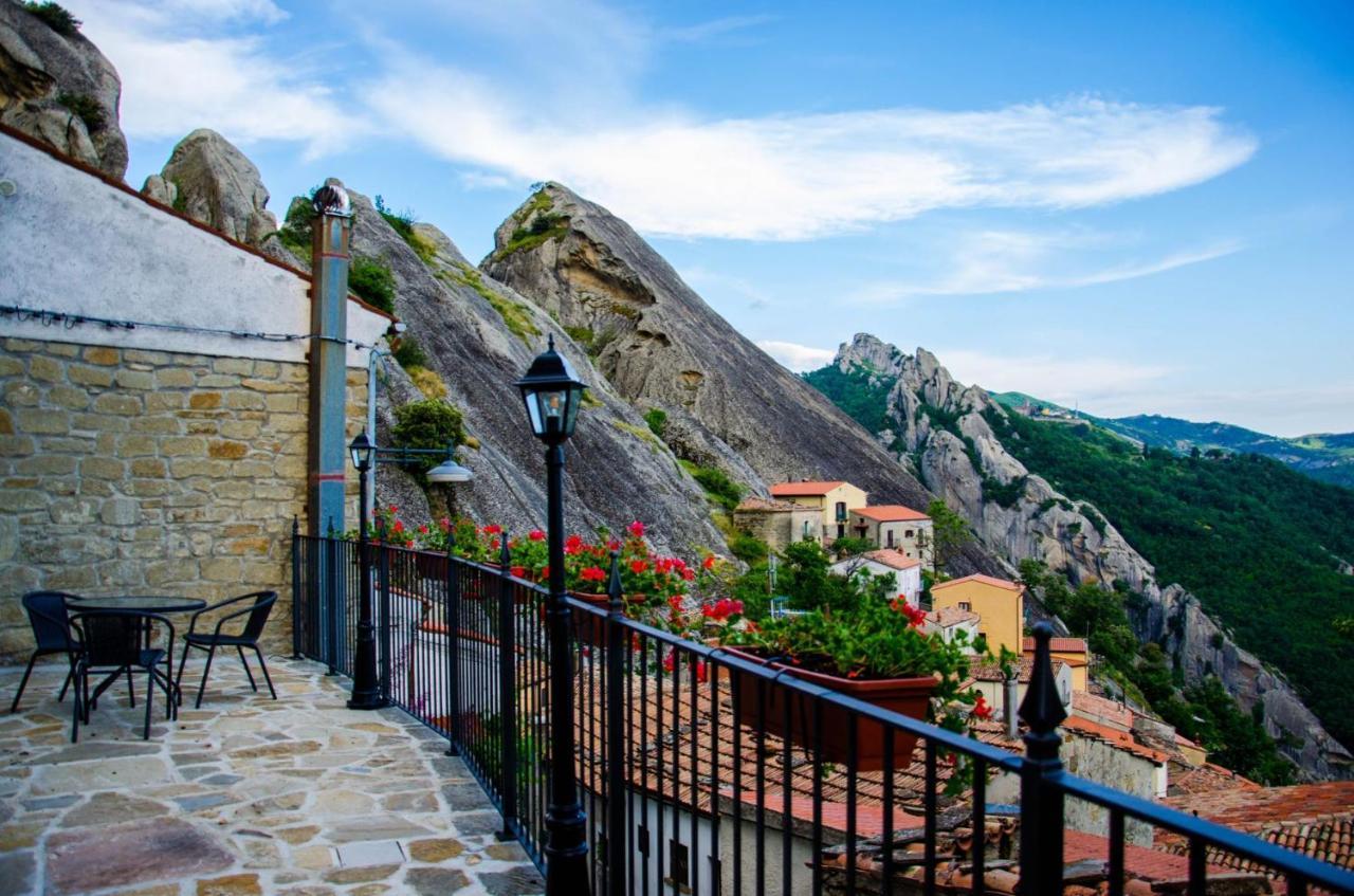 Dimore Dell'Olmo - Ospitalita Diffusa Castelmezzano Exterior foto