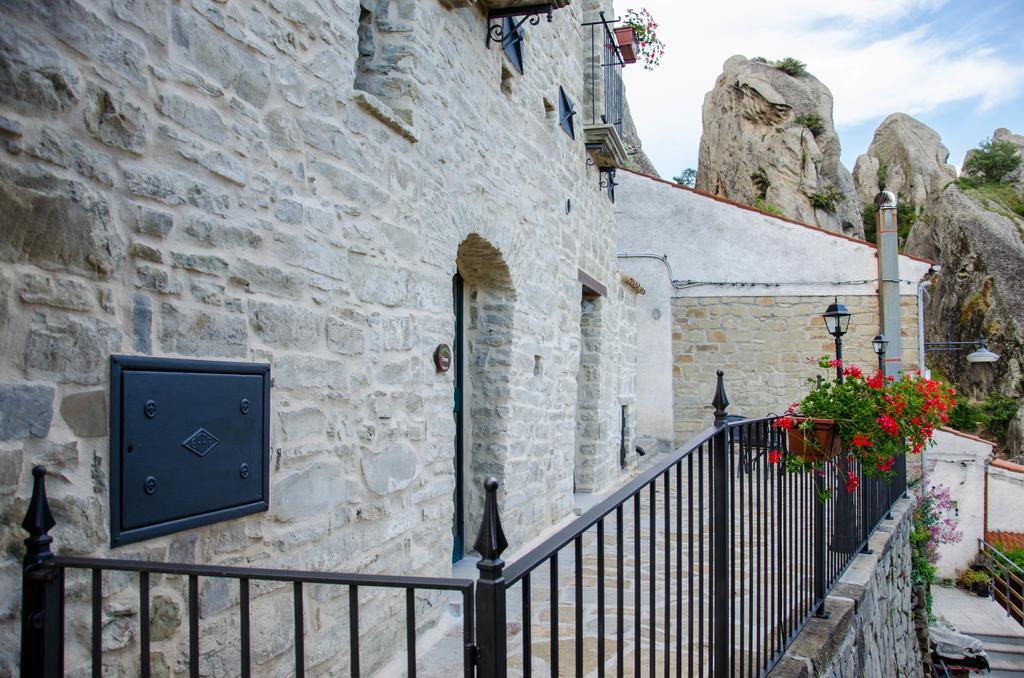 Dimore Dell'Olmo - Ospitalita Diffusa Castelmezzano Exterior foto